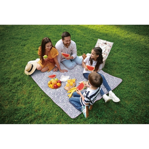 NWT SCOUT Guys and Dots 60x72 Polka Dot Water Resistant Outdoor Throw Blanket - Picture 3 of 9